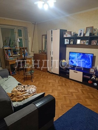 
   Продам 1-комнатную, 45 м², Днепровский пер, 124Е

. Фото 1.