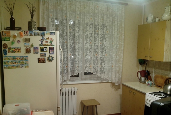 
   Продам 3-комнатную, 65 м², Днепропетровская ул, 48

. Фото 2.