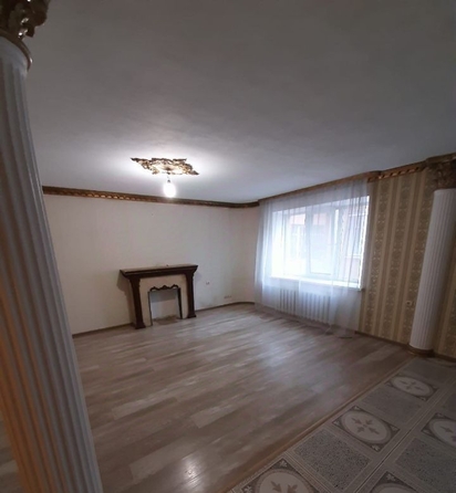 
   Продам 2-комнатную, 74 м², Лелюшенко ул, 13

. Фото 6.