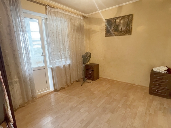 
   Продам 2-комнатную, 55 м², Добровольского пл, 7/5

. Фото 2.