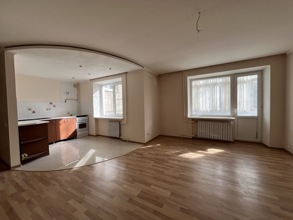 
   Продам 4-комнатную, 83 м², 37-я линия ул, к Е

. Фото 1.