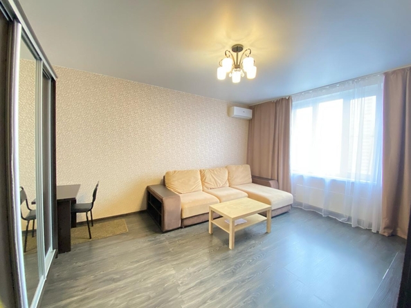 
   Продам 1-комнатную, 37 м², Еременко ул, 103

. Фото 4.