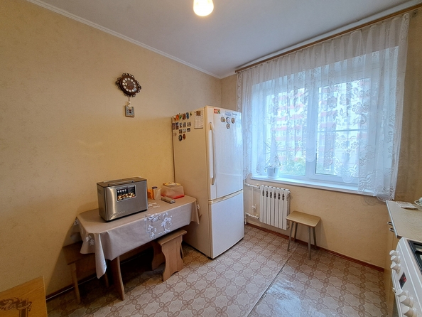 
   Продам 3-комнатную, 65 м², Днепропетровская ул, 48

. Фото 10.