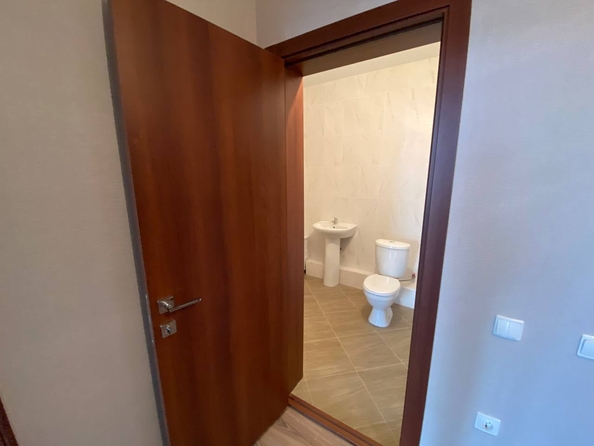 
   Продам 1-комнатную, 50 м², Берберовская ул, 32

. Фото 8.