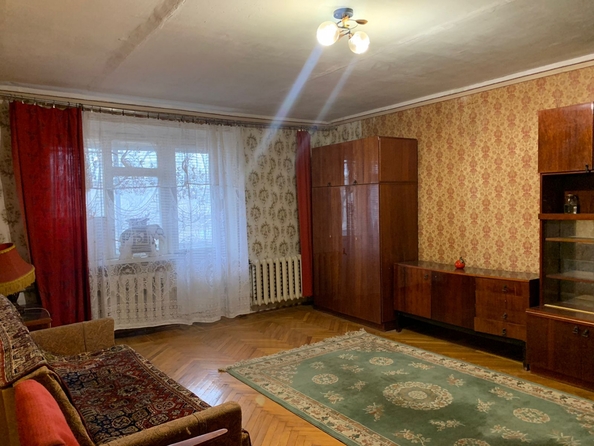 
   Продам 2-комнатную, 51.3 м², 20-я улица ул, 66

. Фото 1.