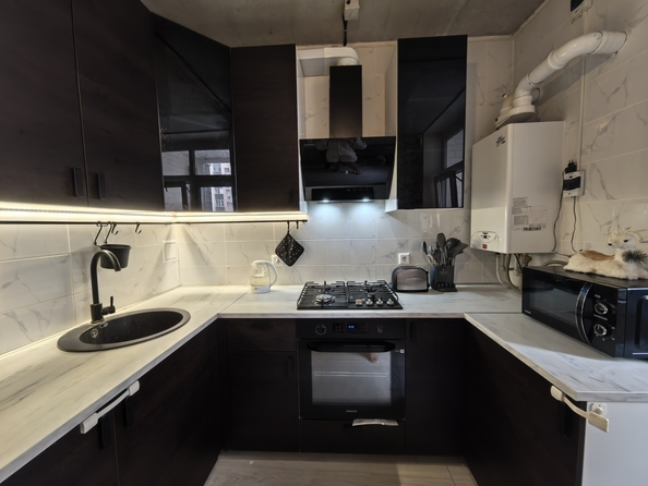 
   Продам 3-комнатную, 58 м², Городовикова ул, 34

. Фото 2.