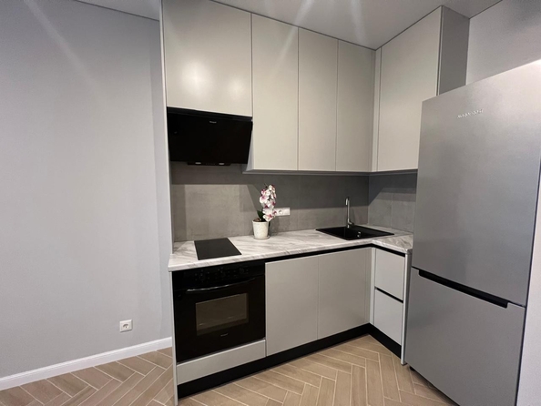 
   Продам 1-комнатную, 43 м², Нансена ул, 103/1

. Фото 2.