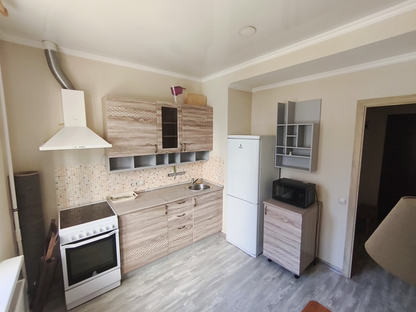 
   Продам 1-комнатную, 36 м², Еременко ул, 90

. Фото 2.