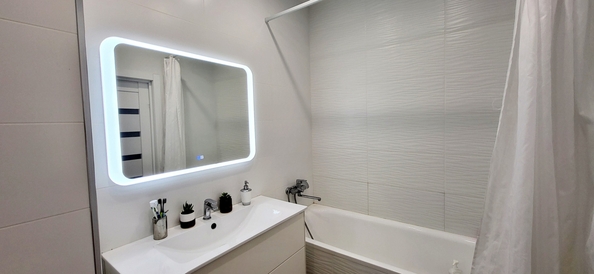 
   Продам 2-комнатную, 65.2 м², Вересаева ул, 101

. Фото 5.