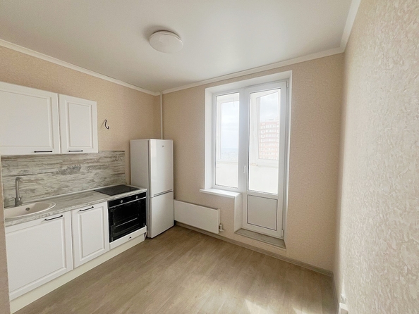 
   Продам 1-комнатную, 33 м², Ткачева ул, 20

. Фото 1.