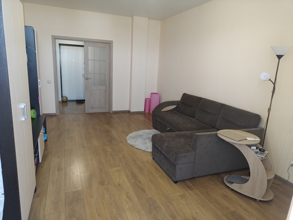 
   Продам 3-комнатную, 70.1 м², Комарова ул, 132

. Фото 2.