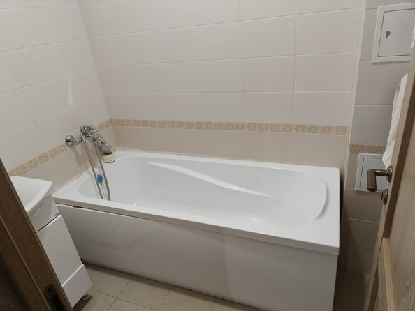 
   Продам 3-комнатную, 70.1 м², Комарова ул, 132

. Фото 14.