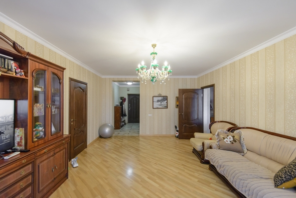
   Продам 2-комнатную, 73 м², Селиванова ул, 68

. Фото 2.