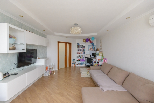 
   Продам 2-комнатную, 76 м², 40-летия Победы пр-кт, 85

. Фото 2.