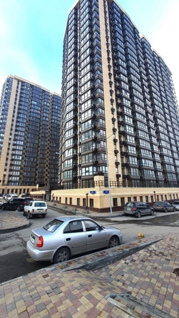 
   Продам 3-комнатную, 83 м², Ларина ул, 45

. Фото 1.
