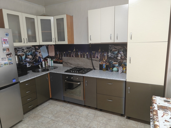 
   Продам 3-комнатную, 67.5 м², Половинко ул, 280

. Фото 8.
