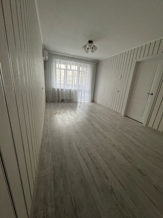 
   Продам 2-комнатную, 48 м², Королева пр-кт, 17

. Фото 3.