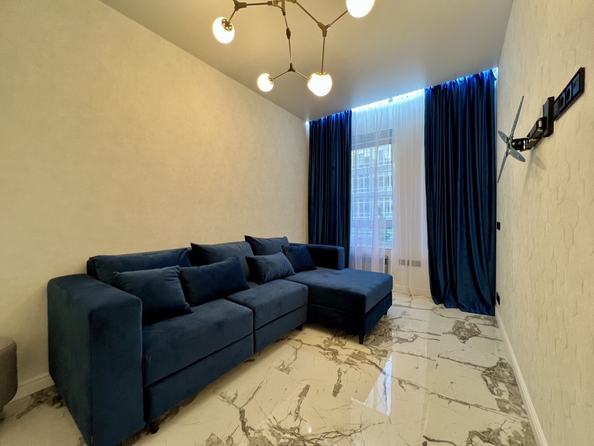 
   Продам 2-комнатную, 50.3 м², Строителей ул, 10/6

. Фото 1.