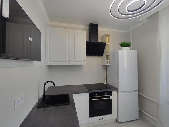 
   Продам 1-комнатную, 40 м², Ткачева ул, 42

. Фото 2.