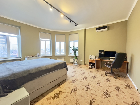 
   Продам 3-комнатную, 83.8 м², 20-я улица ул, 13

. Фото 2.