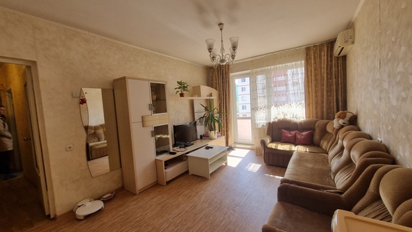 
   Продам 2-комнатную, 53 м², 2-я Краснодарская ул, 145/3

. Фото 2.