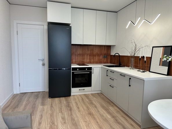 
   Продам 1-комнатную, 40 м², Ткачева ул, 11

. Фото 1.