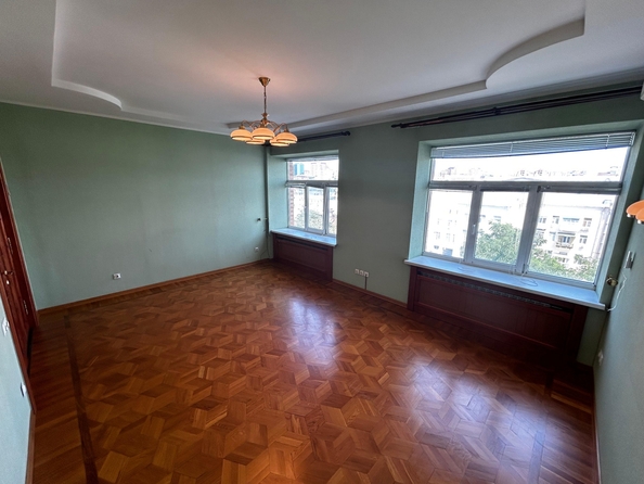 
   Продам 4-комнатную, 212 м², Большая Садовая ул, 39а

. Фото 7.