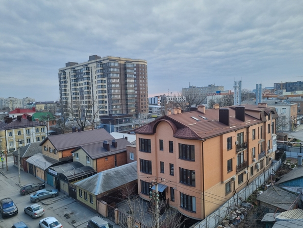 
   Продам 1-комнатную, 35.8 м², 18-я улица ул, 69

. Фото 11.