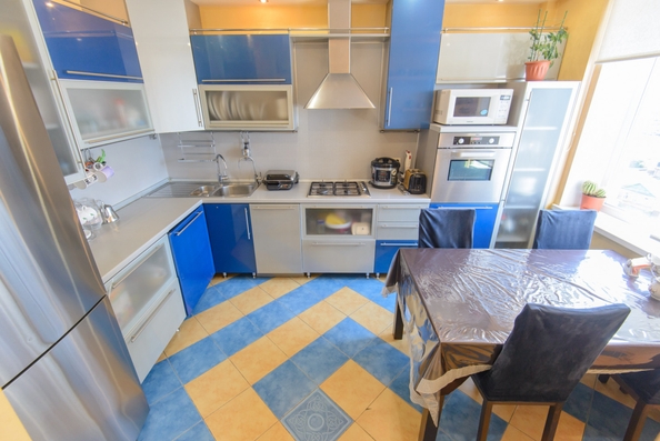 
   Продам 4-комнатную, 83.6 м², Павленко ул, 40

. Фото 2.