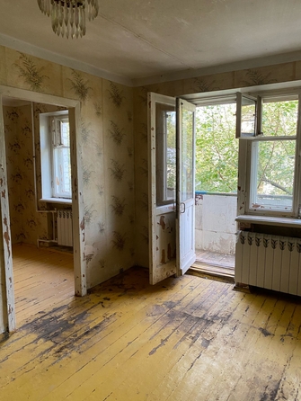 
   Продам 3-комнатную, 57 м², Коммунистический пр-кт, 2/2

. Фото 4.