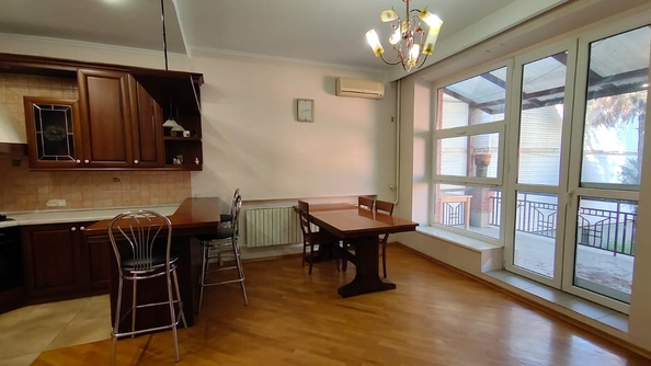 
   Продам дом, 380 м², Ростов-на-Дону

. Фото 1.