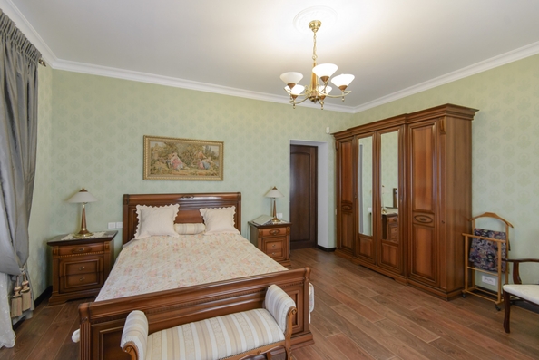 
   Продам дом, 428 м², Ростов-на-Дону

. Фото 12.