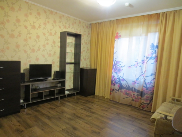 
   Продам 1-комнатную, 38 м², Жданова ул, 7/33

. Фото 2.