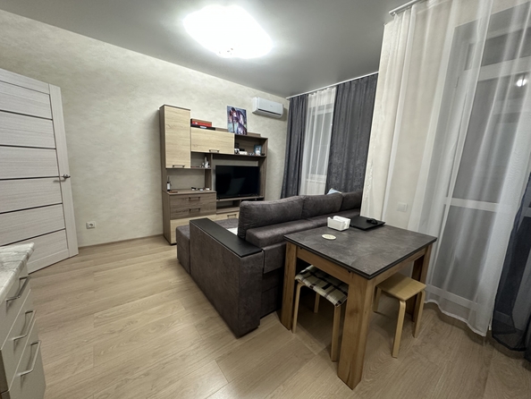 
   Продам 2-комнатную, 38 м², Чаленко пер, 7

. Фото 5.