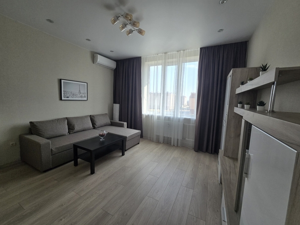 
   Продам 1-комнатную, 38 м², Ткачева ул, 38

. Фото 3.