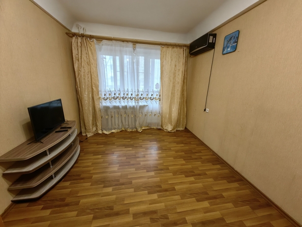 
   Продам 3-комнатную, 60 м², 40-летия Победы пр-кт, 65

. Фото 1.
