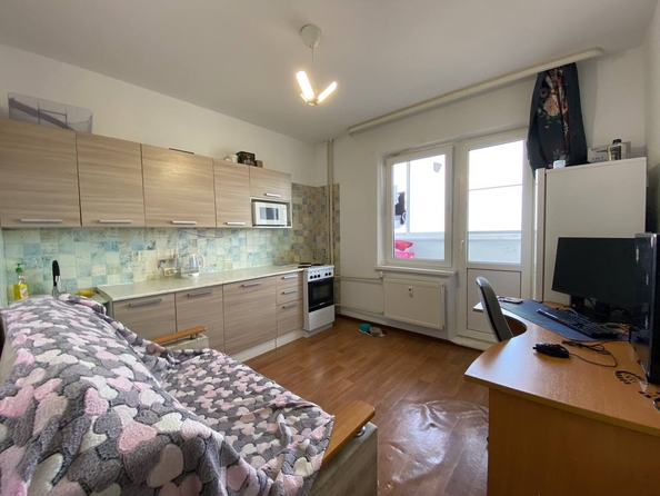 
   Продам 1-комнатную, 43 м², Платона Кляты ул, 27

. Фото 1.