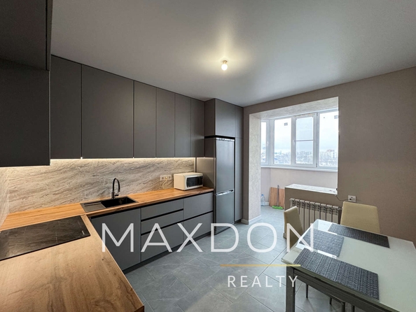 
   Продам 2-комнатную, 64 м², Комарова б-р, 1е

. Фото 2.