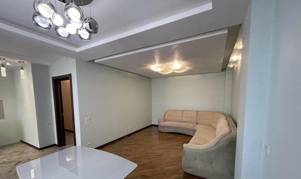 
   Продам 2-комнатную, 67.3 м², Зорге ул, 11

. Фото 3.