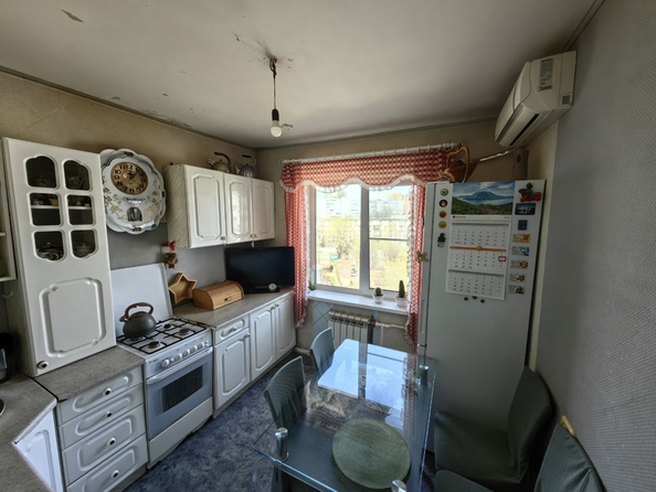 
   Продам 3-комнатную, 64 м², Комарова б-р, 38

. Фото 1.