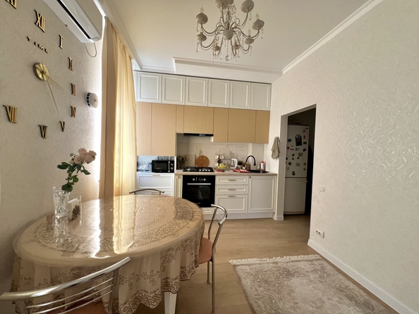 
   Продам 2-комнатную, 55 м², Строителей ул, 10/6

. Фото 2.