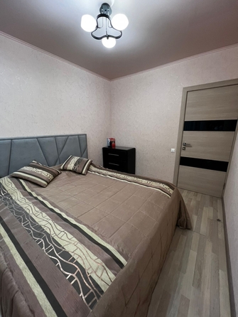 
   Продам 3-комнатную, 64 м², Комарова б-р, 11/3

. Фото 2.