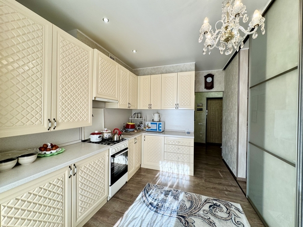 
  Продается 1-комн. квартира, 33 м², Суворова ул, д. 21
. Фото 2.