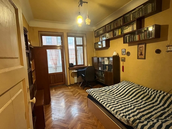 
  Продается 2-комн. квартира, 65 м², Соборный пер, д. 45
. Фото 4.