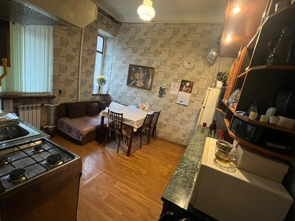 
  Продается 2-комн. квартира, 65 м², Соборный пер, д. 45
. Фото 5.