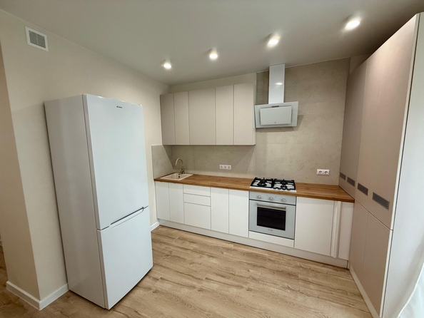
  Продается 1-комн. квартира, 40 м², Берберовская ул, д. 9
. Фото 1.