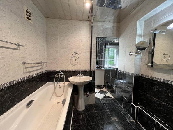 
  Продается 2-комн. квартира, 53.8 м², Нансена ул, д. 121
. Фото 13.