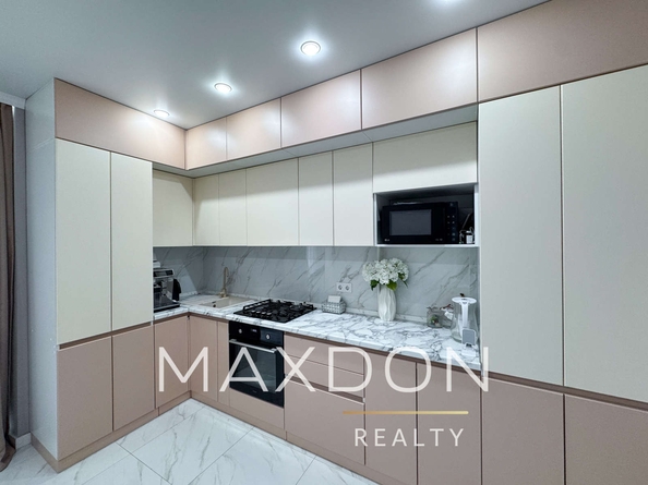 
  Продается 3-комн. квартира, 90 м², Берберовская ул, д. 4/2
. Фото 1.