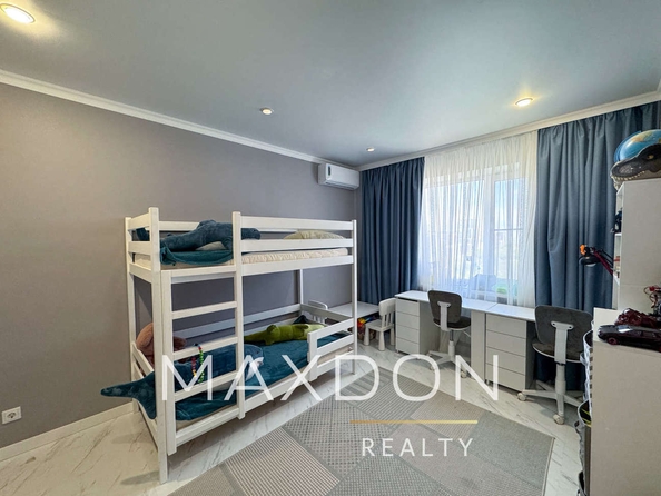
  Продается 3-комн. квартира, 90 м², Берберовская ул, д. 4/2
. Фото 20.