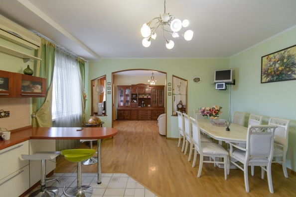 
  Продается 4-комн. квартира, 185 м², Максима Горького ул, д. 104
. Фото 1.